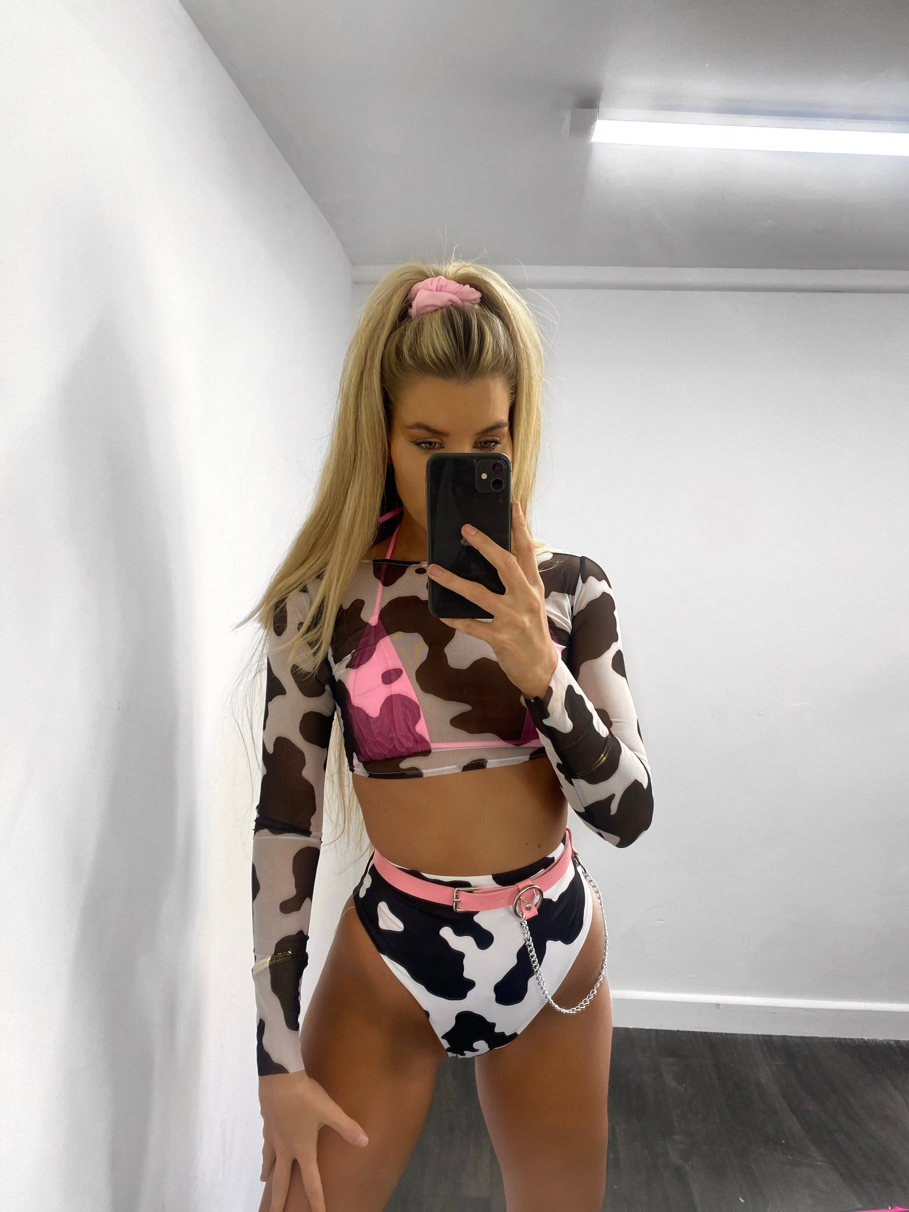 Cow Mesh crop and Highrise set